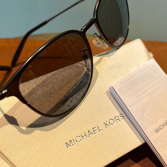 Michael Kors Authentic Preloved Monogram Logo Mirrored in Sunglasses Lenses - Picture 2 of 4